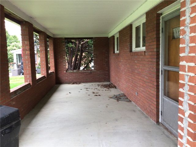 340 Carley Ave, Sharon, PA 16146