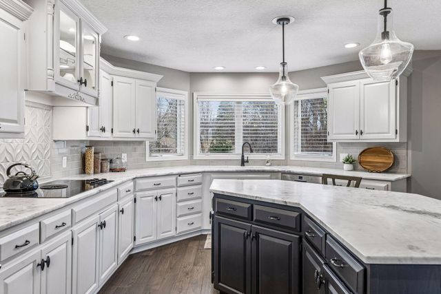 17825 30th Avenue N, Plymouth, MN 55447