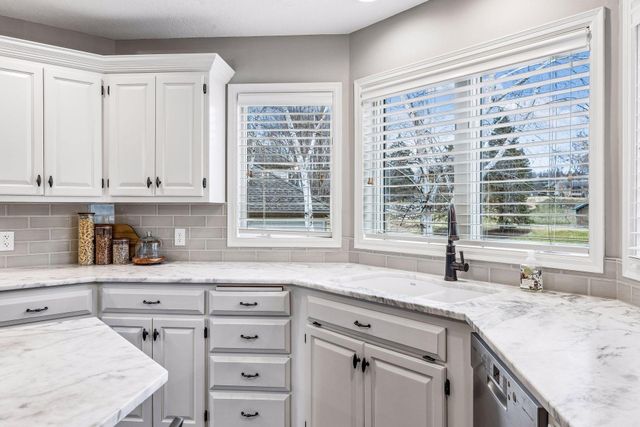 17825 30th Avenue N, Plymouth, MN 55447