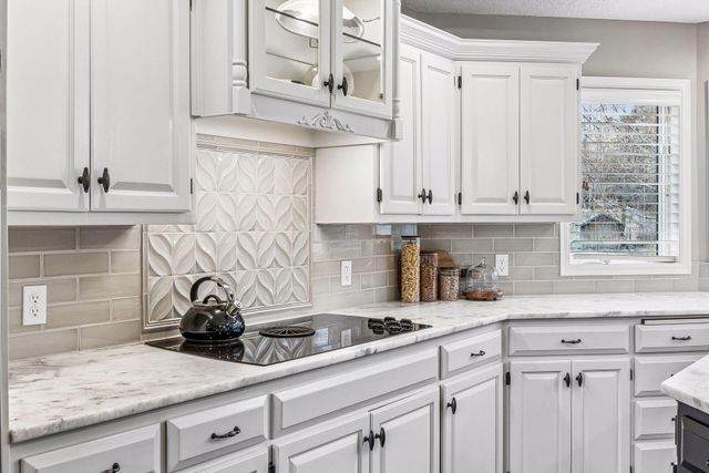 17825 30th Avenue N, Plymouth, MN 55447