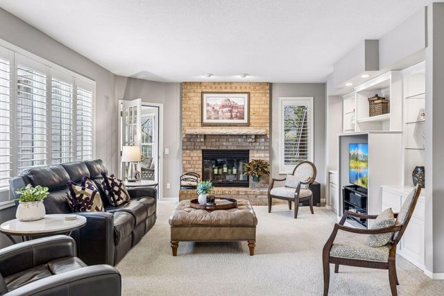 17825 30th Avenue N, Plymouth, MN 55447