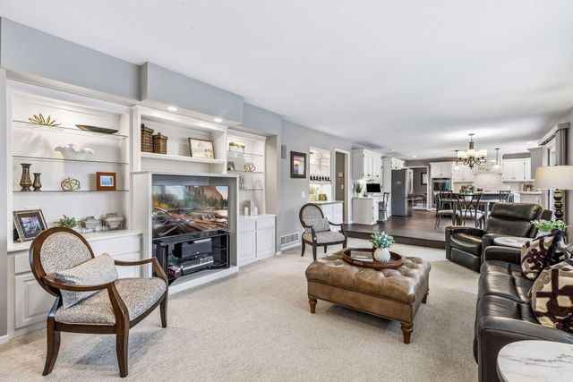 17825 30th Avenue N, Plymouth, MN 55447