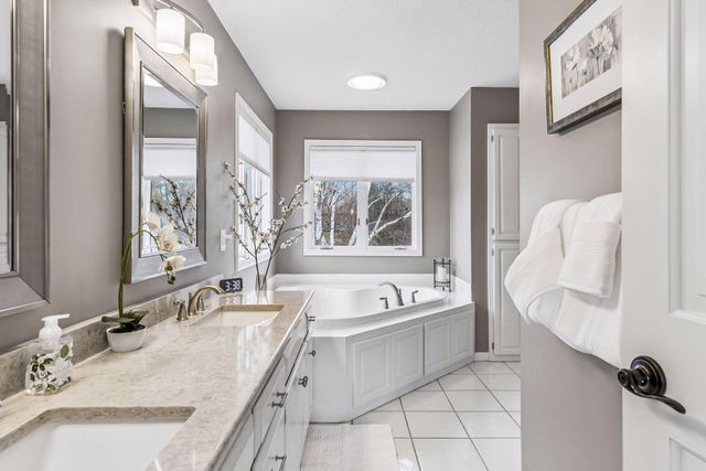 17825 30th Avenue N, Plymouth, MN 55447