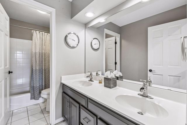 17825 30th Avenue N, Plymouth, MN 55447