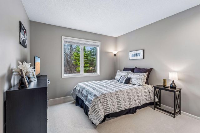 17825 30th Avenue N, Plymouth, MN 55447