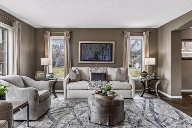 17825 30th Avenue N, Plymouth, MN 55447