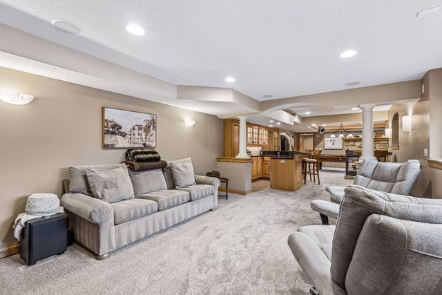 17825 30th Avenue N, Plymouth, MN 55447