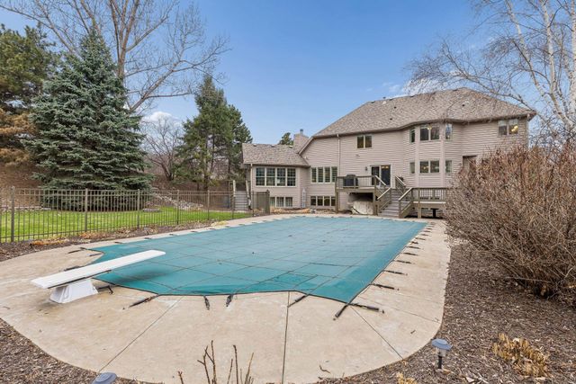 17825 30th Avenue N, Plymouth, MN 55447