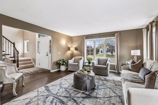 17825 30th Avenue N, Plymouth, MN 55447