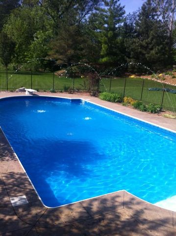 17825 30th Avenue N, Plymouth, MN 55447