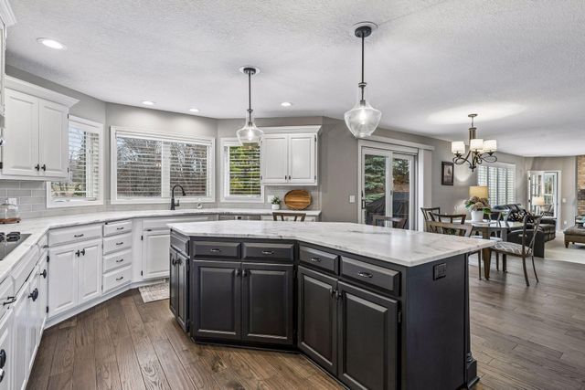 17825 30th Avenue N, Plymouth, MN 55447