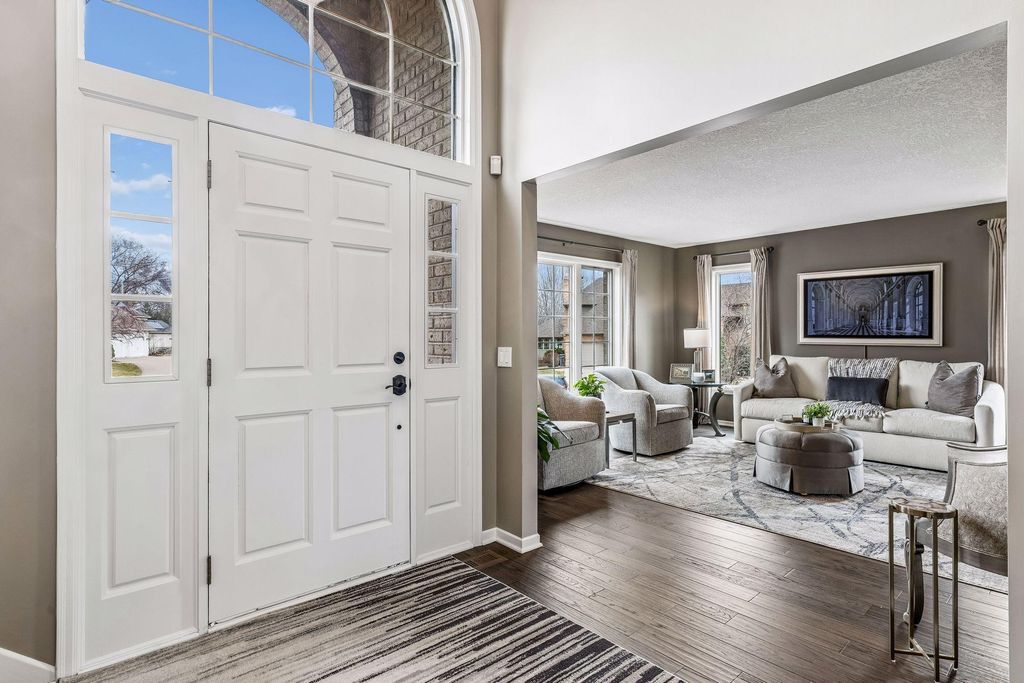 17825 30th Avenue N, Plymouth, MN 55447