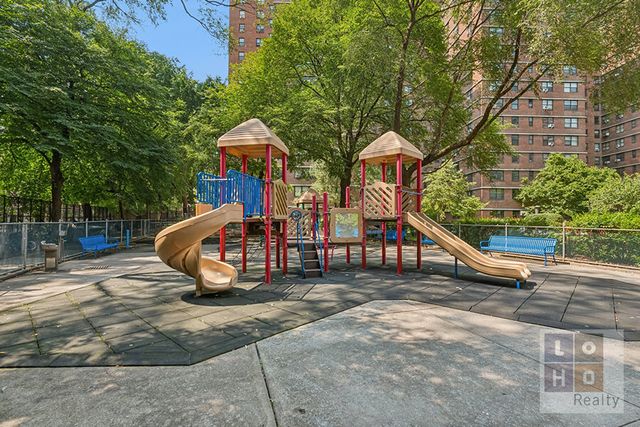 385 Grand St Apt L1606, New York City, NY 10002