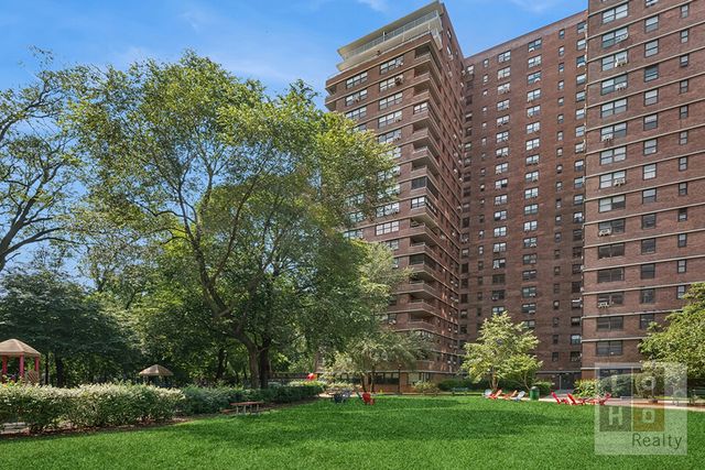 385 Grand St Apt L1606, New York City, NY 10002