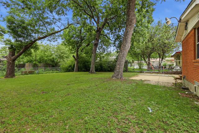 9861 San Lea Drive, Dallas, TX 75228