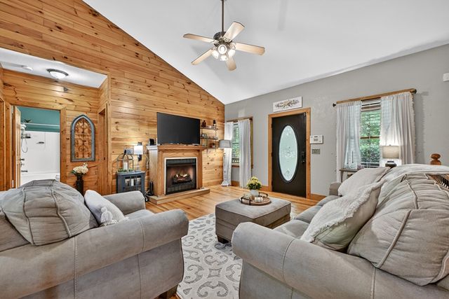 161 Foxhound Court, Ellijay, GA 30540