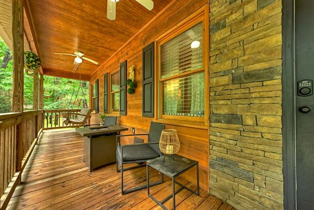 161 Foxhound Court, Ellijay, GA 30540