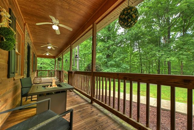 161 Foxhound Court, Ellijay, GA 30540