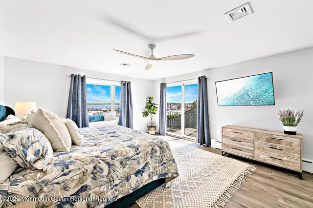27 Shrewsbury Drive, Monmouth Beach, NJ 07750