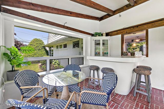 27 Shrewsbury Drive, Monmouth Beach, NJ 07750