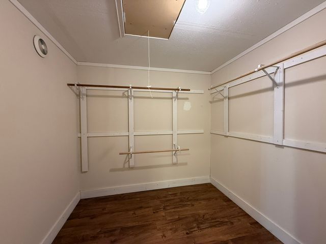 2204 Daniels Drive, Joshua, TX 76058