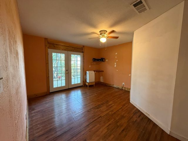 2204 Daniels Drive, Joshua, TX 76058