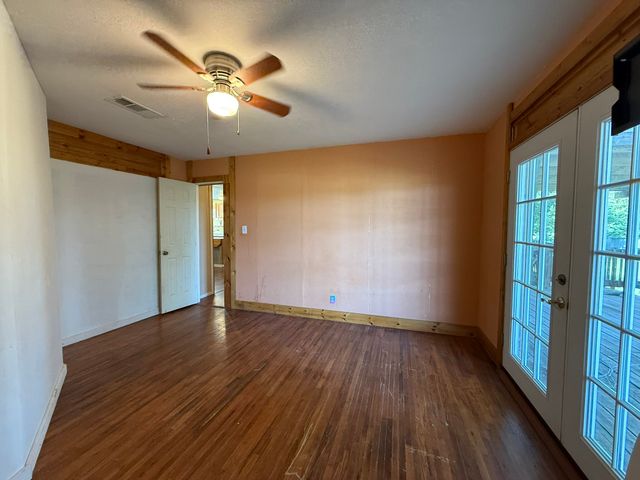 2204 Daniels Drive, Joshua, TX 76058