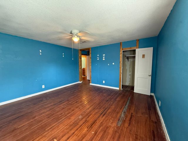 2204 Daniels Drive, Joshua, TX 76058
