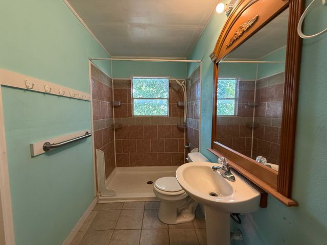 2204 Daniels Drive, Joshua, TX 76058