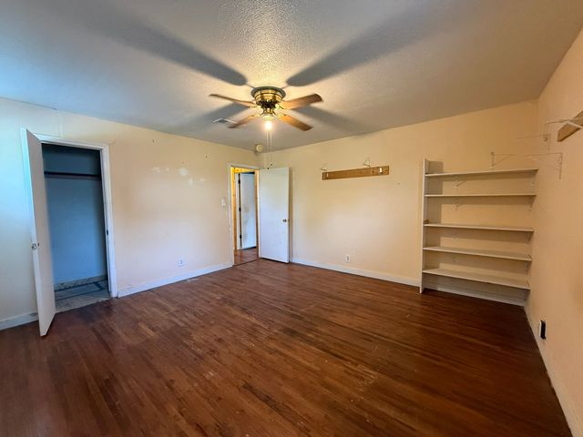 2204 Daniels Drive, Joshua, TX 76058