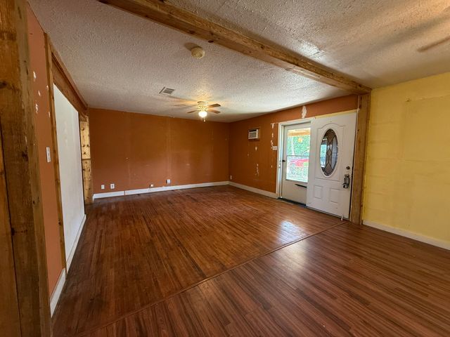 2204 Daniels Drive, Joshua, TX 76058