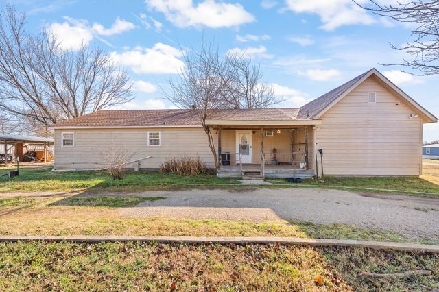 2204 Daniels Drive, Joshua, TX 76058
