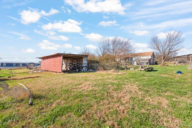 2204 Daniels Drive, Joshua, TX 76058