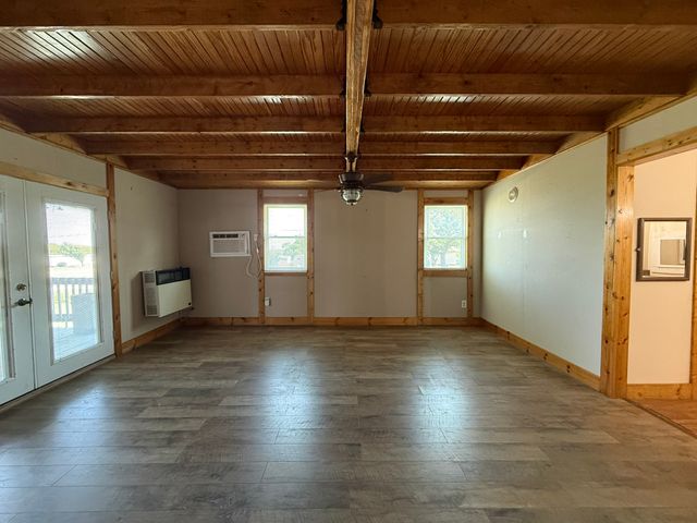 2204 Daniels Drive, Joshua, TX 76058