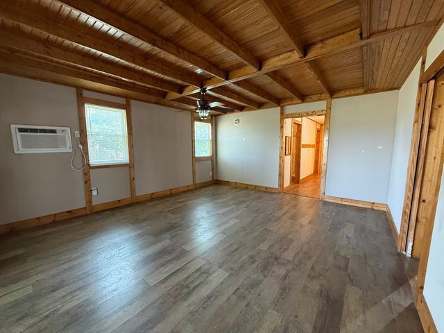2204 Daniels Drive, Joshua, TX 76058