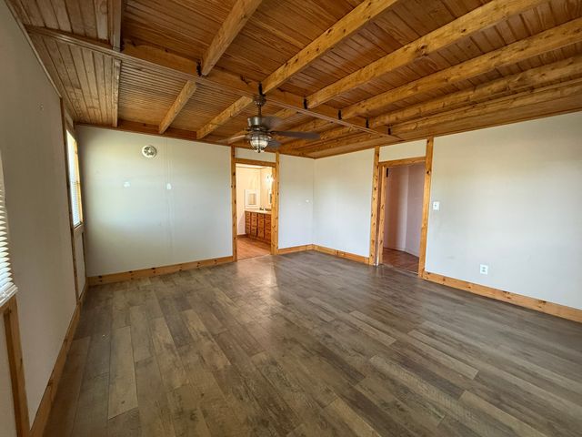 2204 Daniels Drive, Joshua, TX 76058
