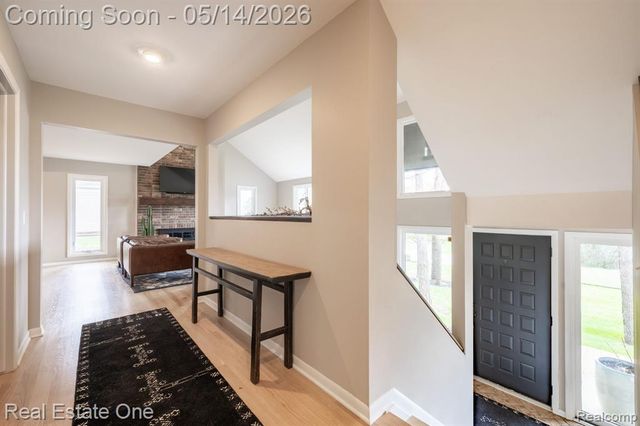 6464 Deer Ridge Drive, Clarkston, MI 48348