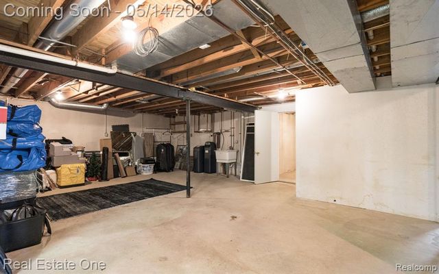 6464 Deer Ridge Drive, Clarkston, MI 48348