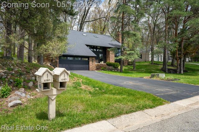 6464 Deer Ridge Drive, Clarkston, MI 48348