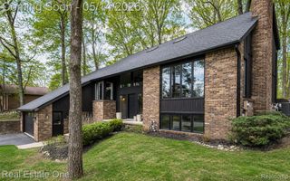 6464 Deer Ridge Drive, Clarkston, MI 48348