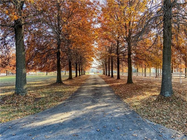 25408 NE Colbern Road, Lee's Summit, MO 64086