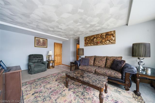 8900 E E Jefferson Avenue 112, Detroit, MI 48214