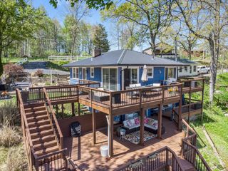 13872 Fineview Bluff Drive, Johnstown Twp, MI 49017
