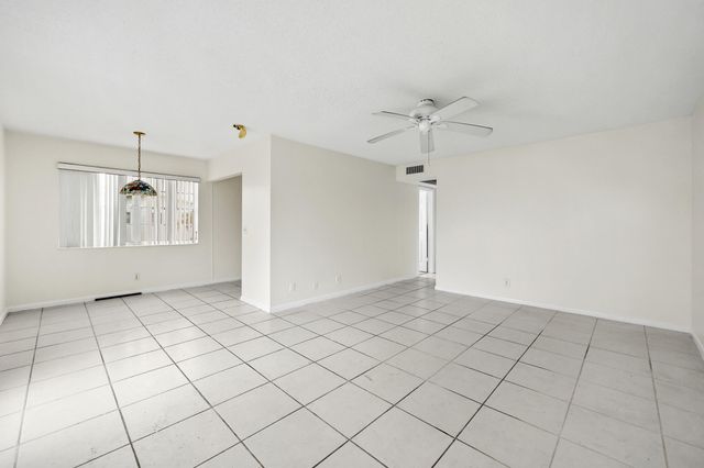 392 Markham R, Deerfield Beach, FL 33442