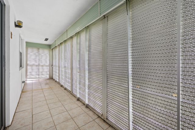 392 Markham R, Deerfield Beach, FL 33442