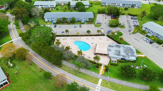 392 Markham R, Deerfield Beach, FL 33442