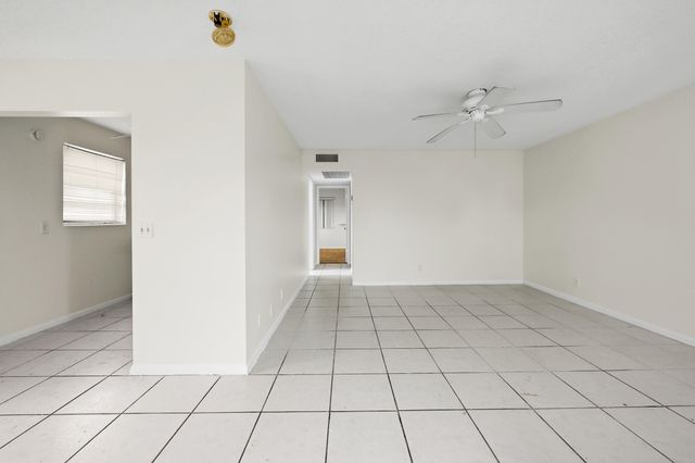 392 Markham R, Deerfield Beach, FL 33442