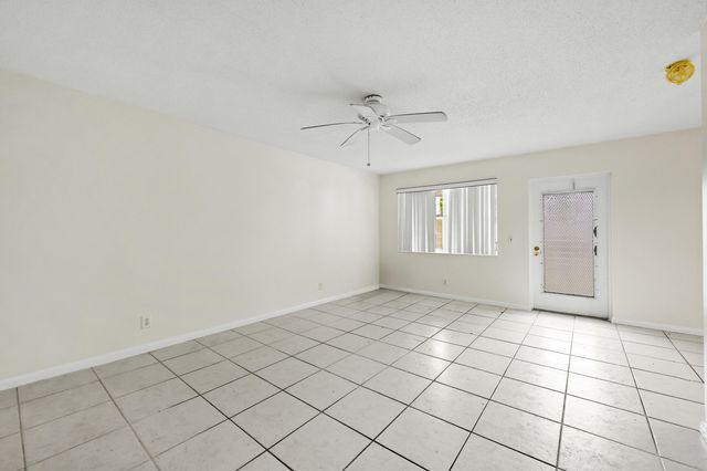 392 Markham R, Deerfield Beach, FL 33442