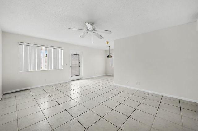 392 Markham R, Deerfield Beach, FL 33442
