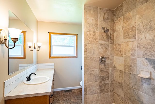 3325 N Vista Rd, Spokane Valley, WA 99212